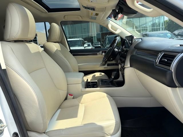 Used 2023 Lexus GX 460 Luxury w/ Sport Design Package AWD/4WD image 35