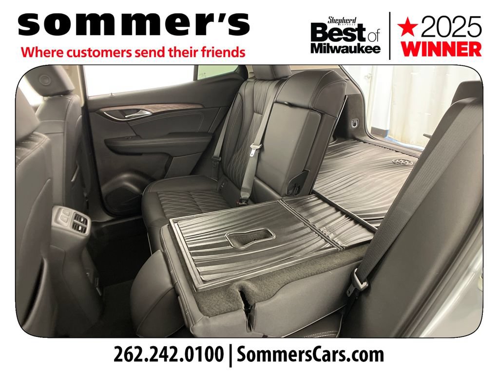 Used 2023 Buick Envision Avenir AWD/4WD image 28