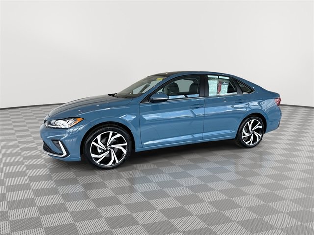 Used 2025 Volkswagen Jetta SEL image 7