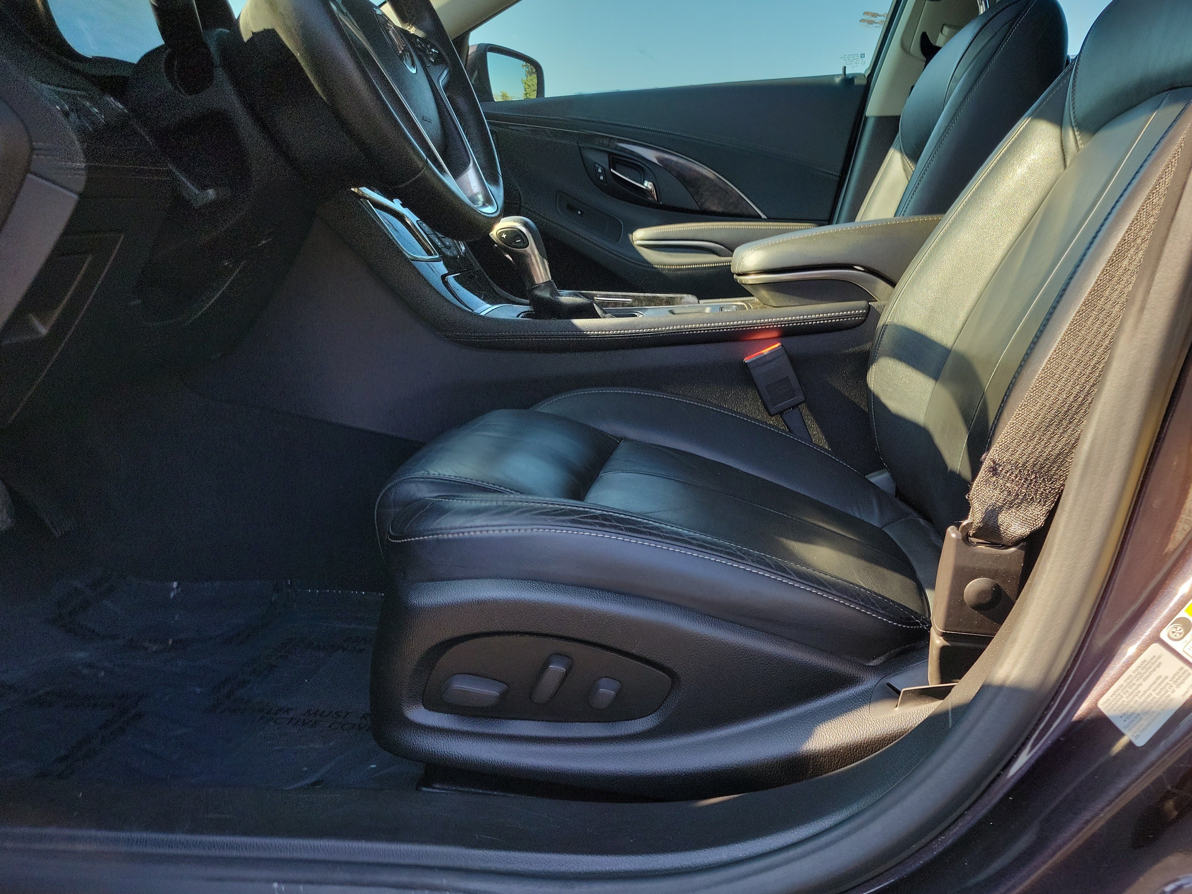 Used 2014 Buick LaCrosse Leather w/ Driver Confidence Package FWD image 16