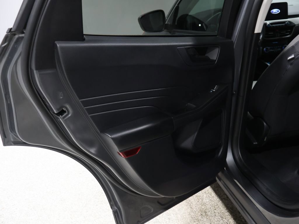 Used 2022 Ford Escape SE image 18