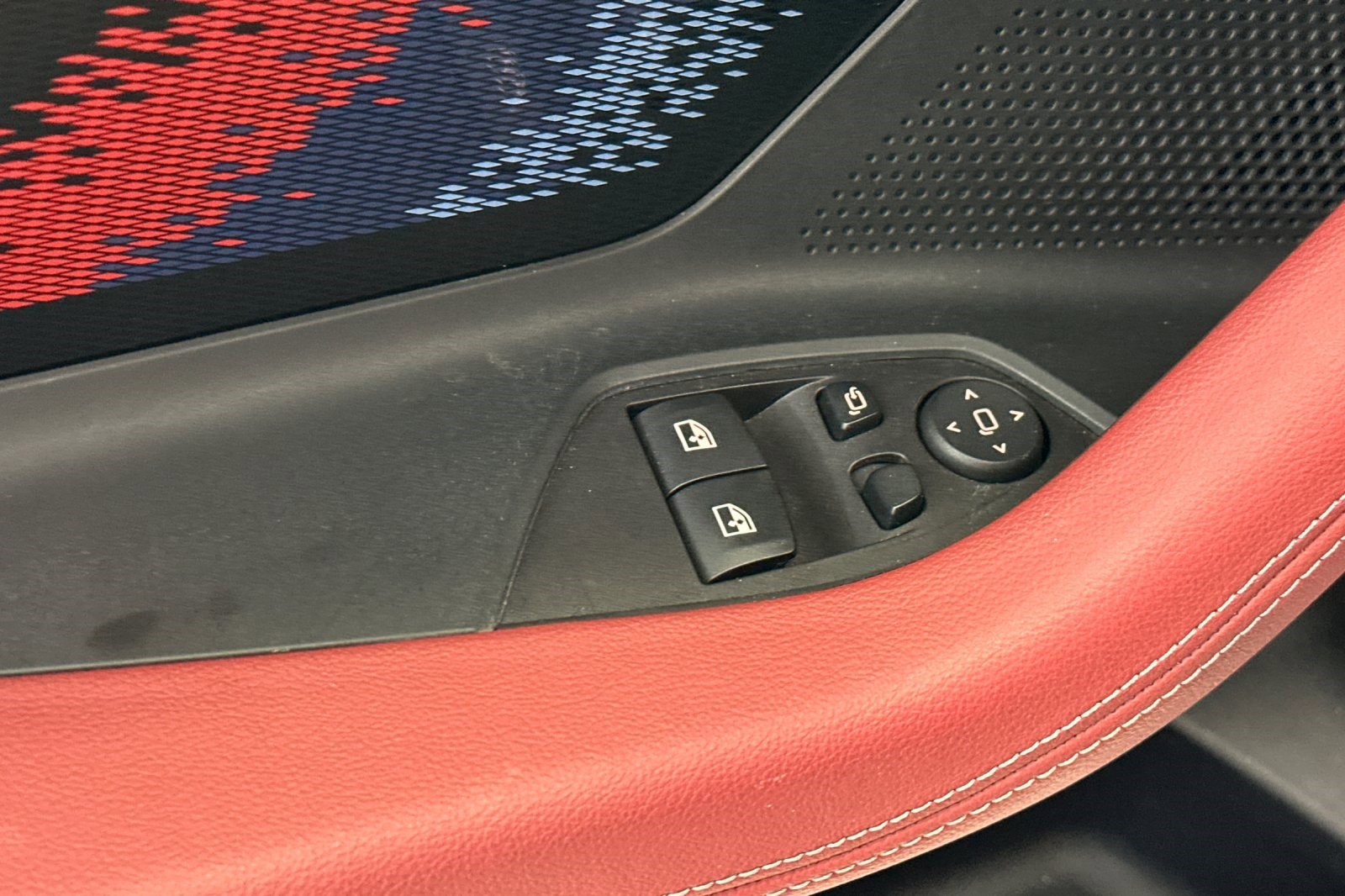 Used 2025 BMW 230i Coupe w/ M Sport Package image 13