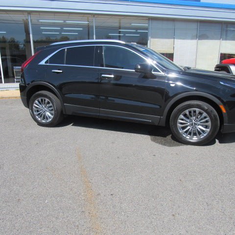 Used 2025 Cadillac XT4 Premium Luxury AWD/4WD image 2