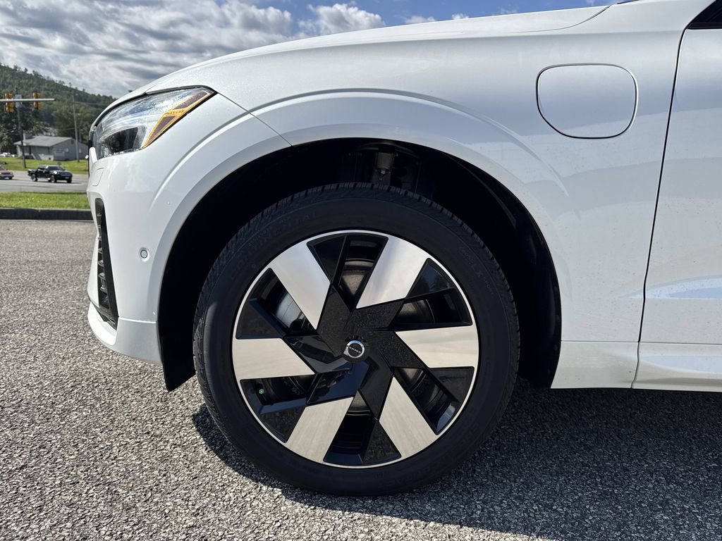 New 2025 Volvo XC60 T8 Plus w/ Protection Package Premier image 8