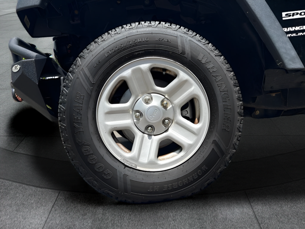 Used 2018 Jeep Wrangler Unlimited Sport AWD/4WD image 30