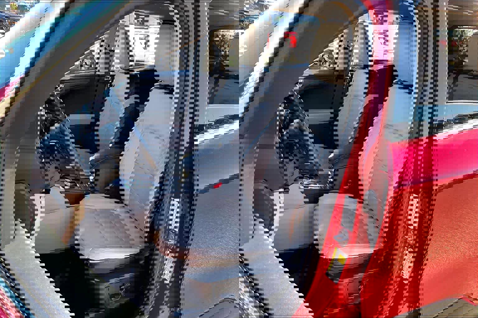 Used 2020 Ford Escape Titanium image 7