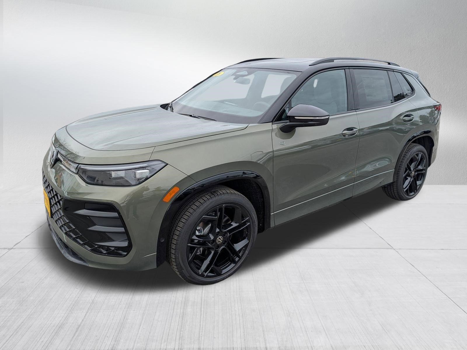 New 2026 Volkswagen Tiguan SE R-Line image 4