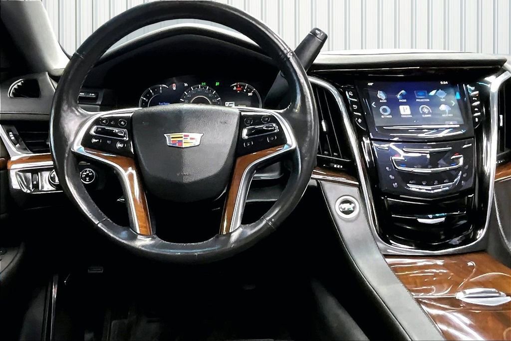Used 2016 Cadillac Escalade Luxury image 8