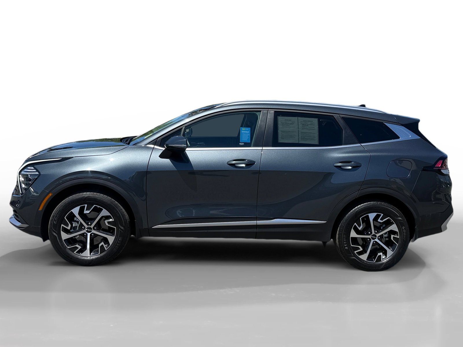 Used 2025 Kia Sportage EX AWD/4WD image 2