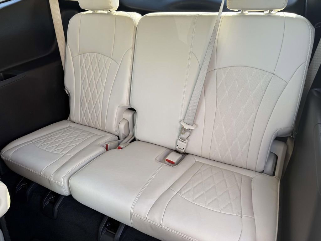 Used 2023 Buick Enclave Avenir w/ Avenir Technology Package image 26