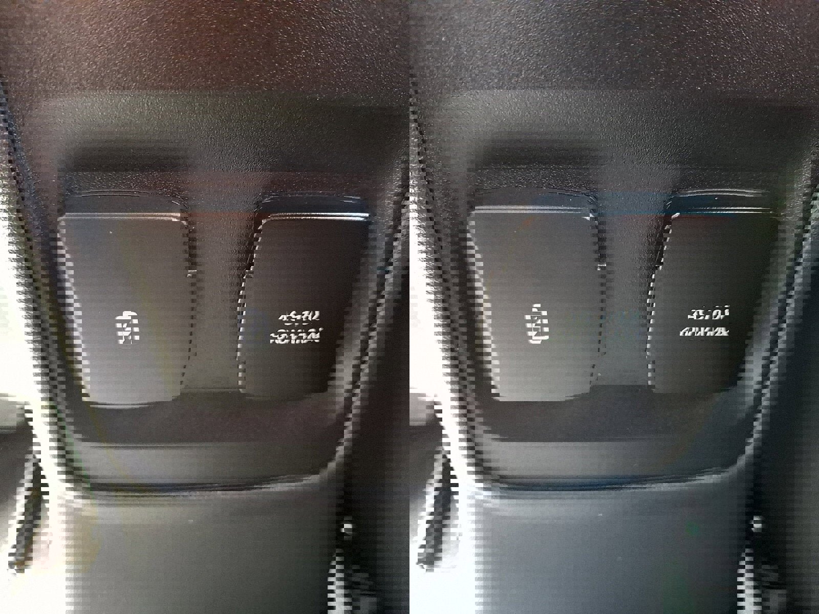 Used 2023 Ford Bronco Badlands image 11