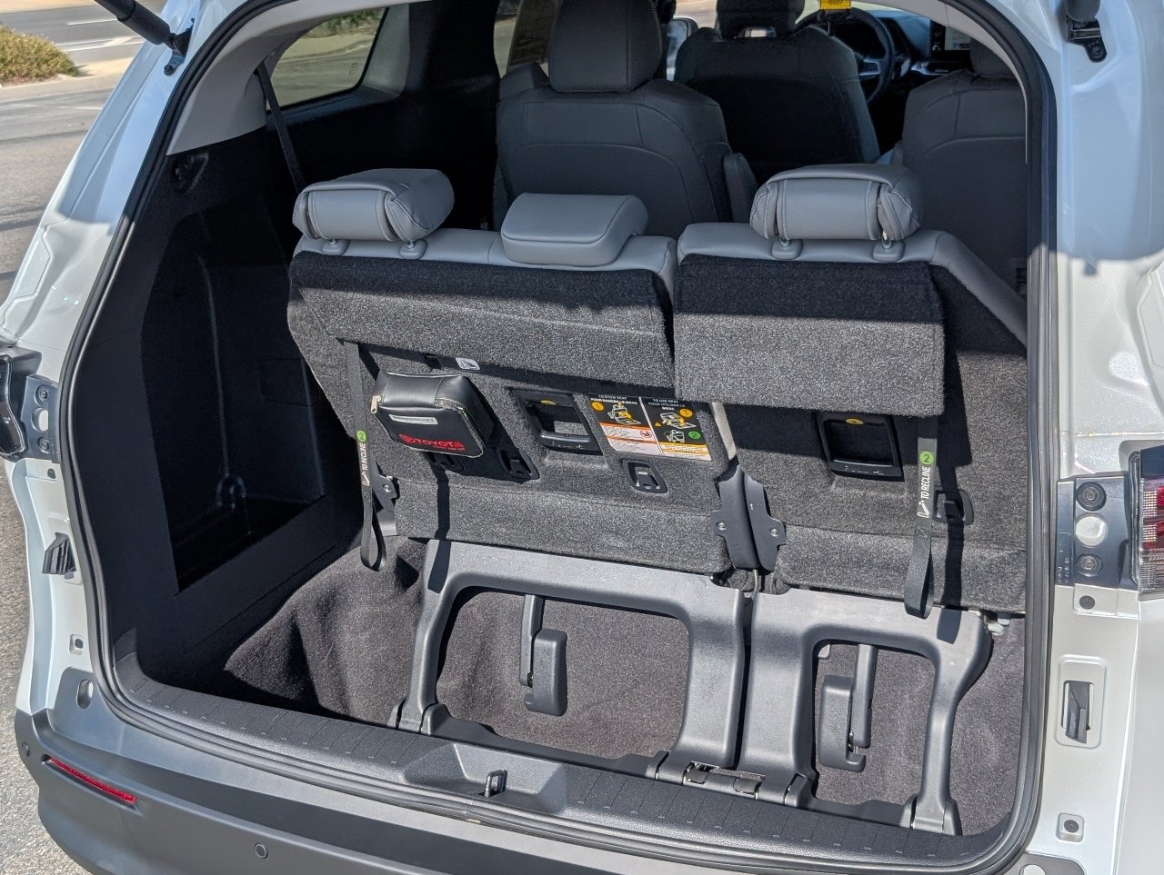 Used 2025 Toyota Sienna XLE w/ XLE Plus Package image 10