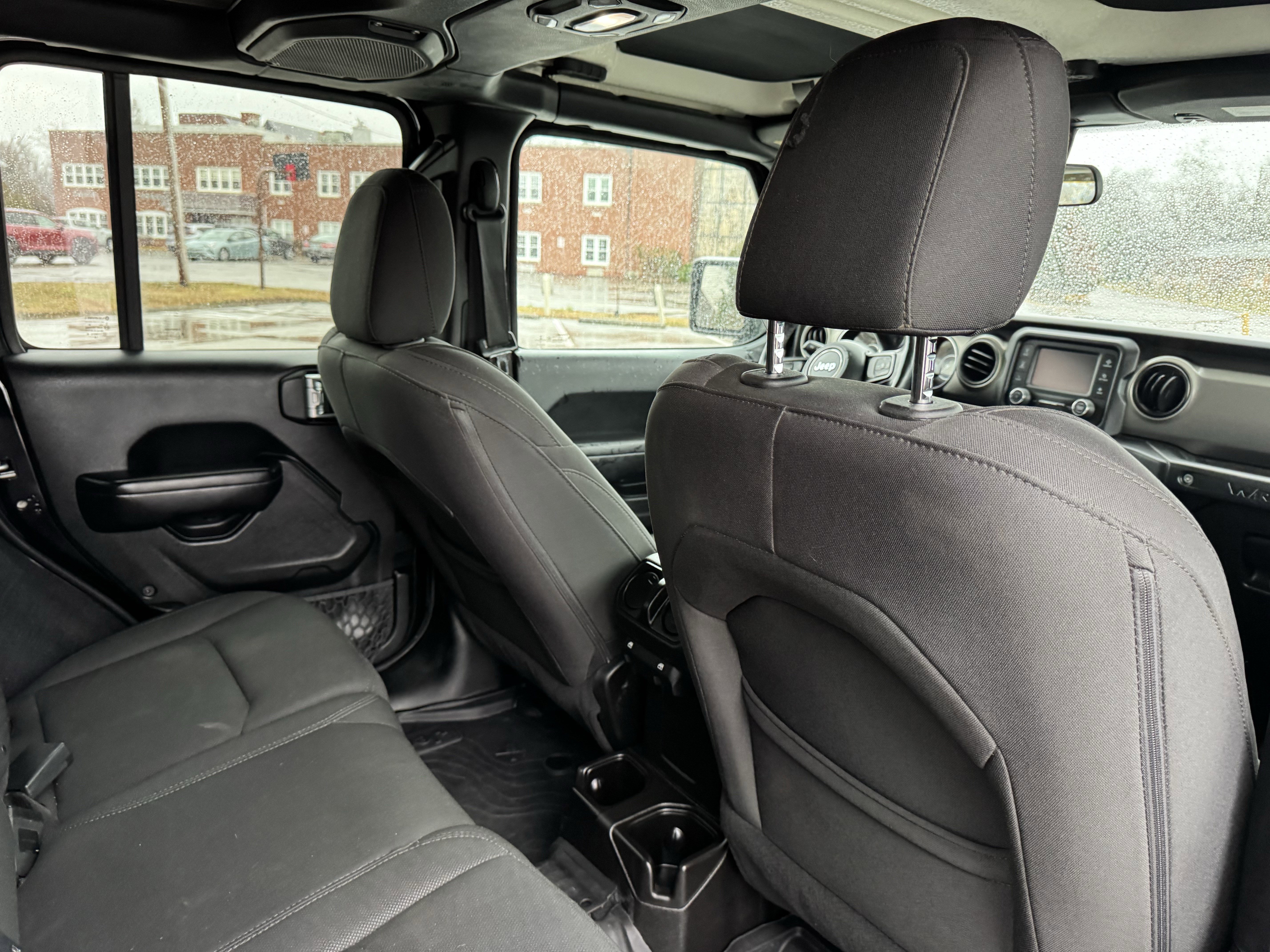 Used 2018 Jeep Wrangler Unlimited Sport S image 31