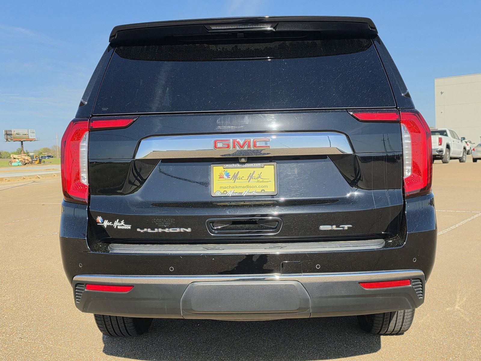 Used 2023 GMC Yukon XL SLT image 5