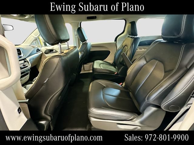 Used 2024 Chrysler Pacifica Limited FWD image 25