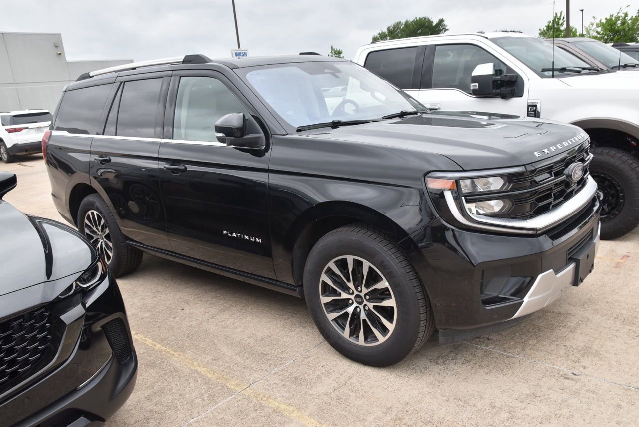 Certified 2025 Ford Expedition Platinum image 5