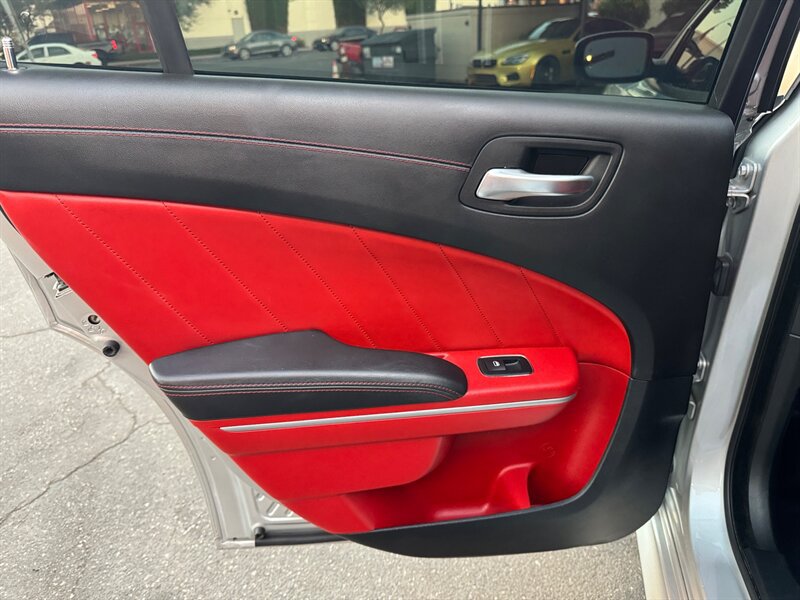 Used 2019 Dodge Charger Scat Pack w/ Dynamics Package RWD image 25