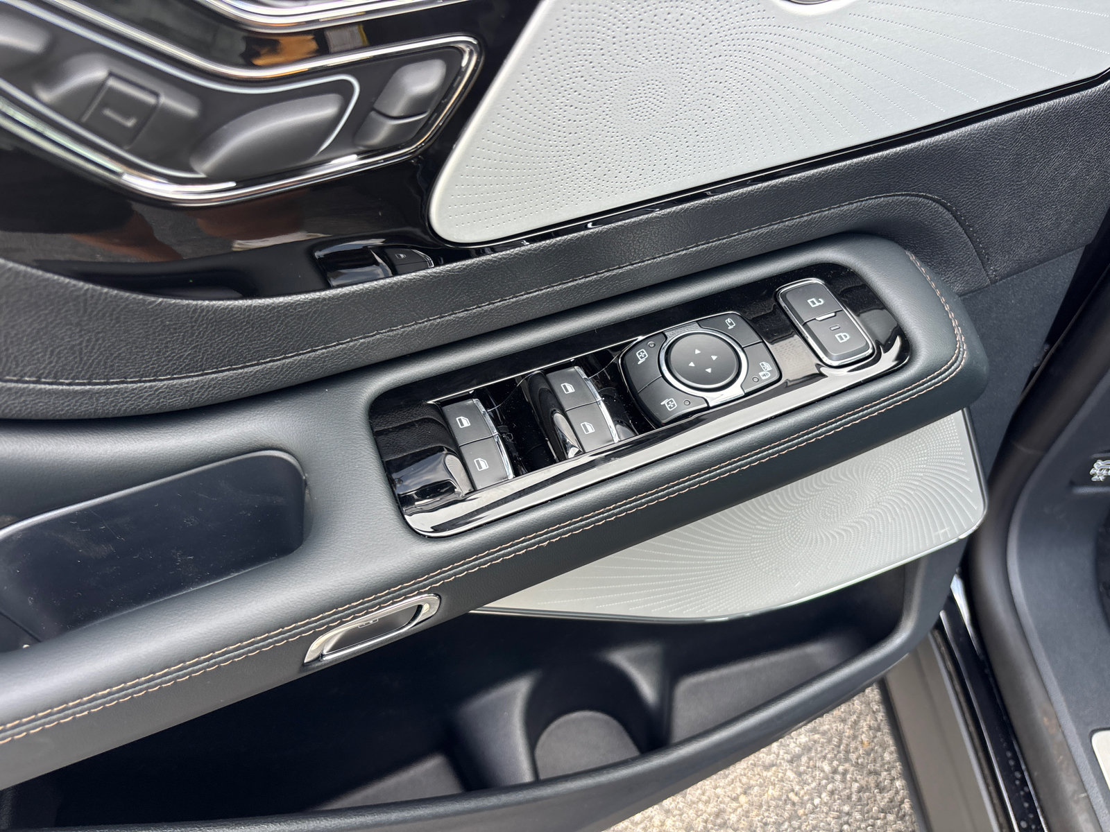 New 2026 Lincoln Aviator Reserve AWD/4WD image 13