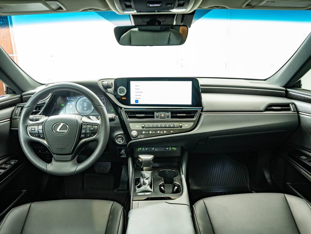 Certified 2025 Lexus ES 300h F Sport FWD image 4