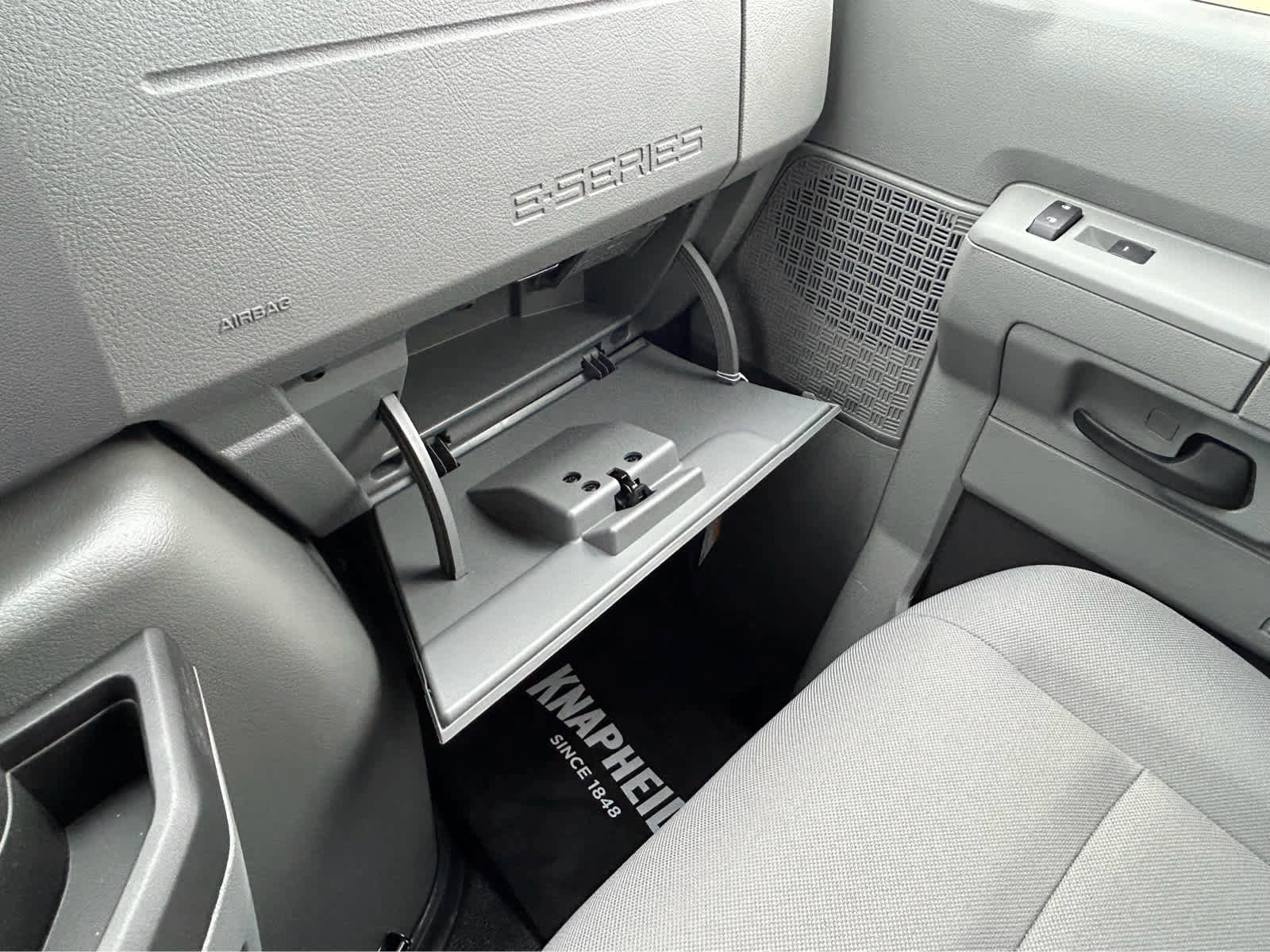 New 2025 Ford E-350 and Econoline 350 Super Duty w/ Power Equipment Group image 33