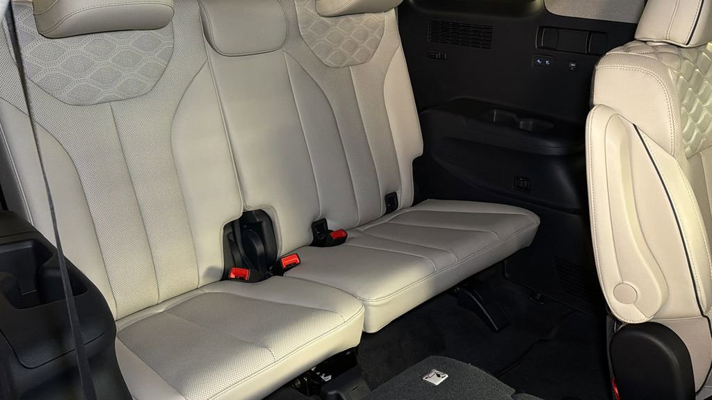 Used 2021 Hyundai Palisade Limited image 12