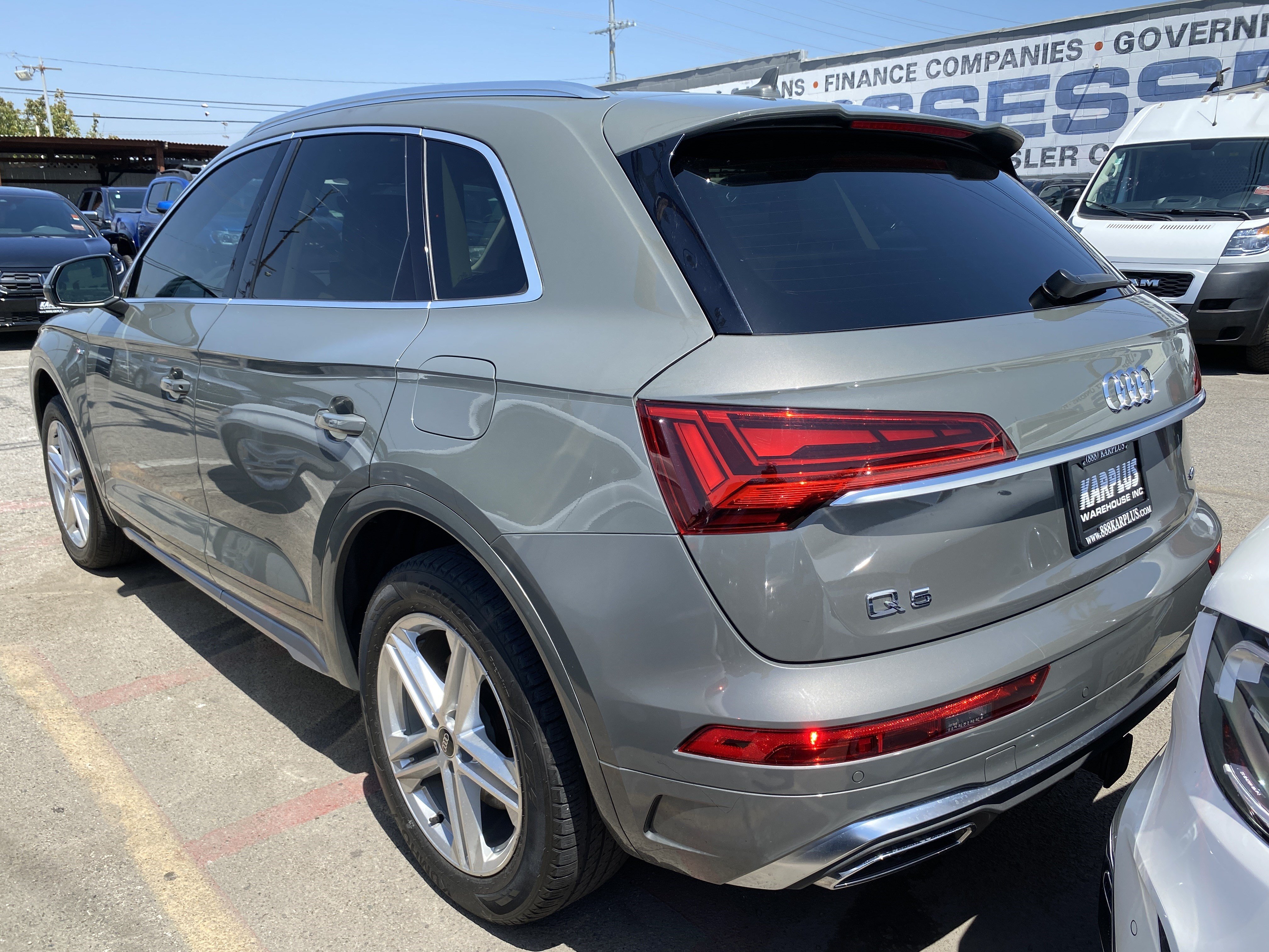 Used 2023 Audi Q5 e Premium w/ Convenience Package AWD/4WD image 10