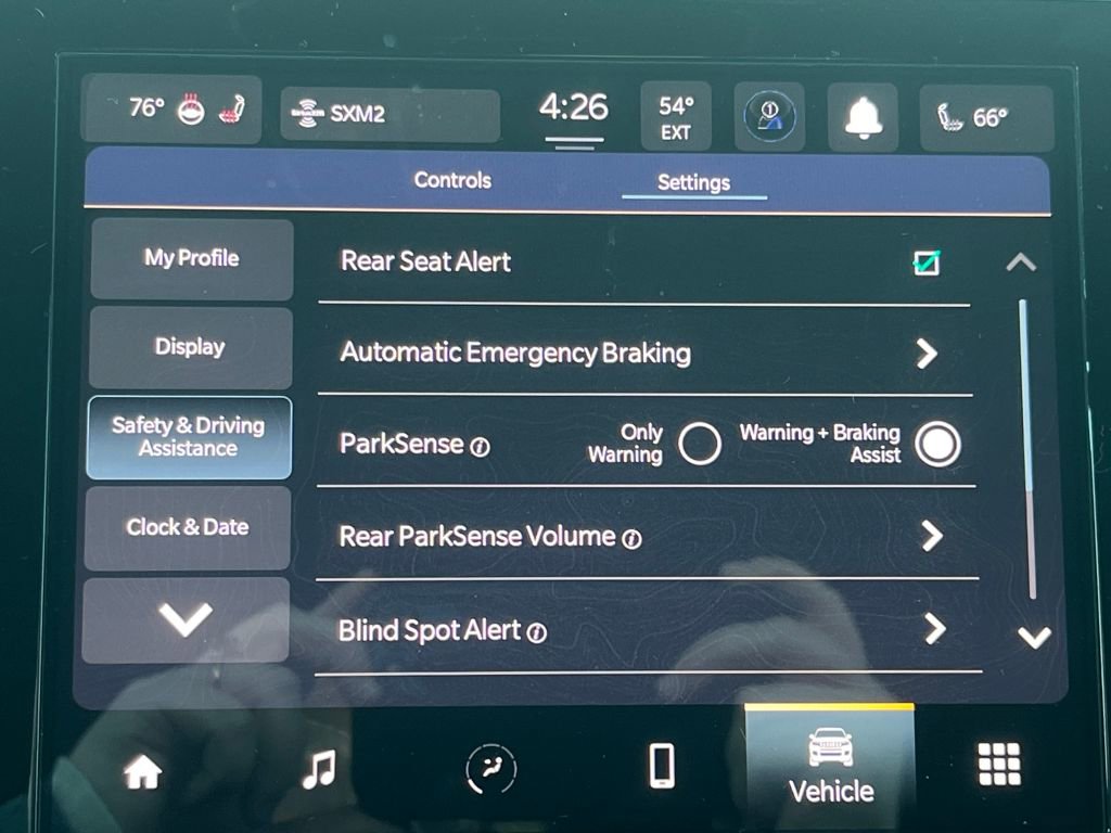 New 2025 Jeep Grand Cherokee Laredo image 13