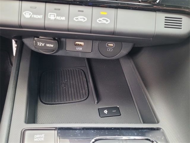New 2025 Hyundai Elantra SEL image 23