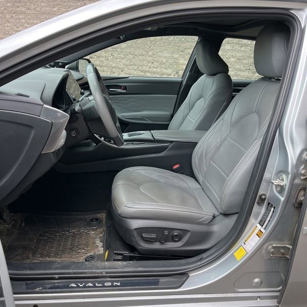 Used 2020 Toyota Avalon Limited w/ Advanced Safety Package image 11
