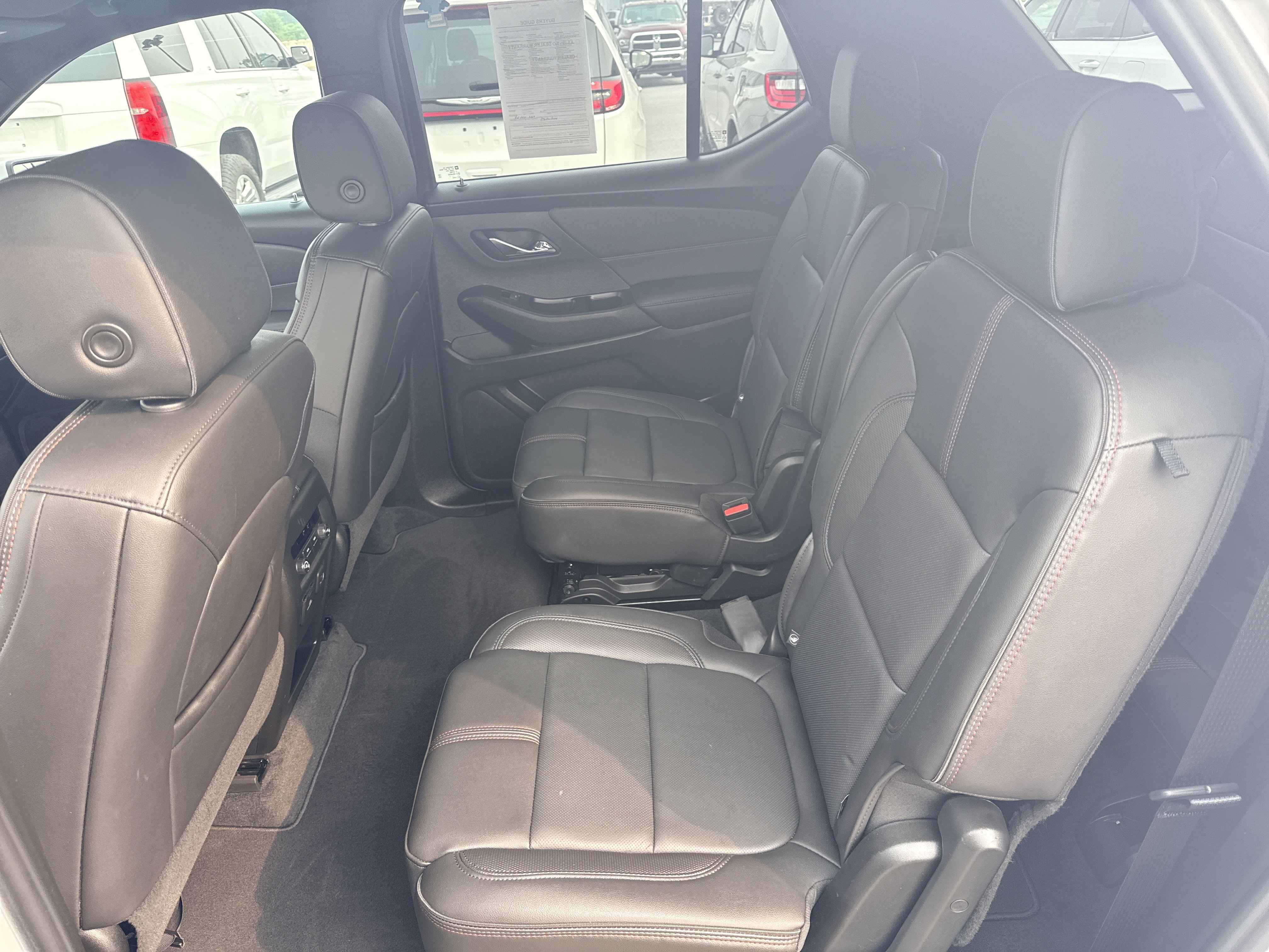 Used 2023 Chevrolet Traverse RS AWD/4WD image 25