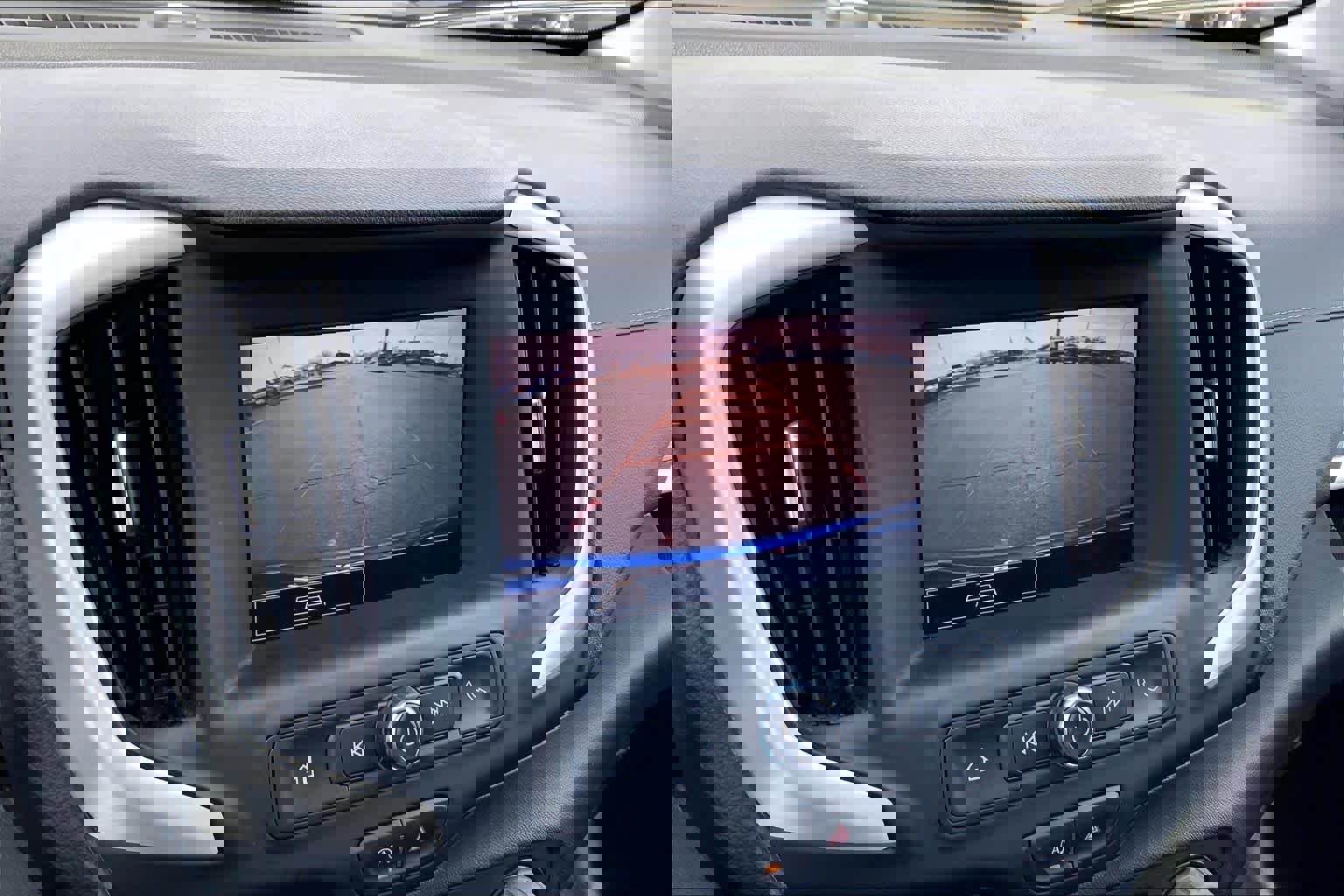 Used 2024 GMC Terrain SLE w/ Elevation Edition image 27