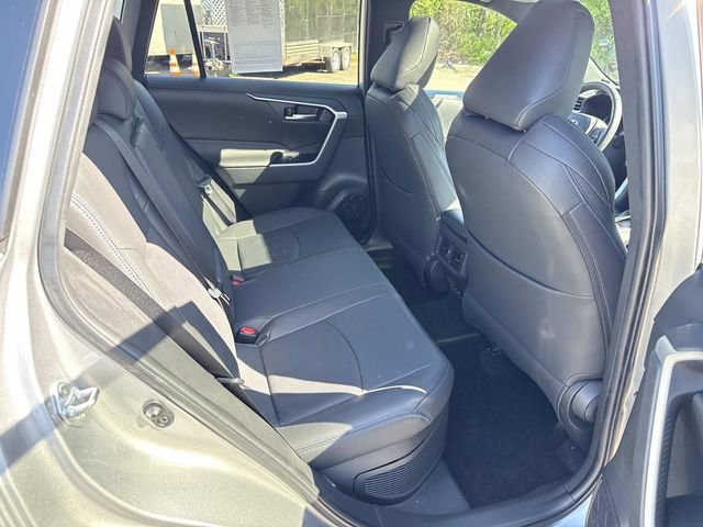 Used 2023 Toyota RAV4 SE w/ Convenience Package image 11