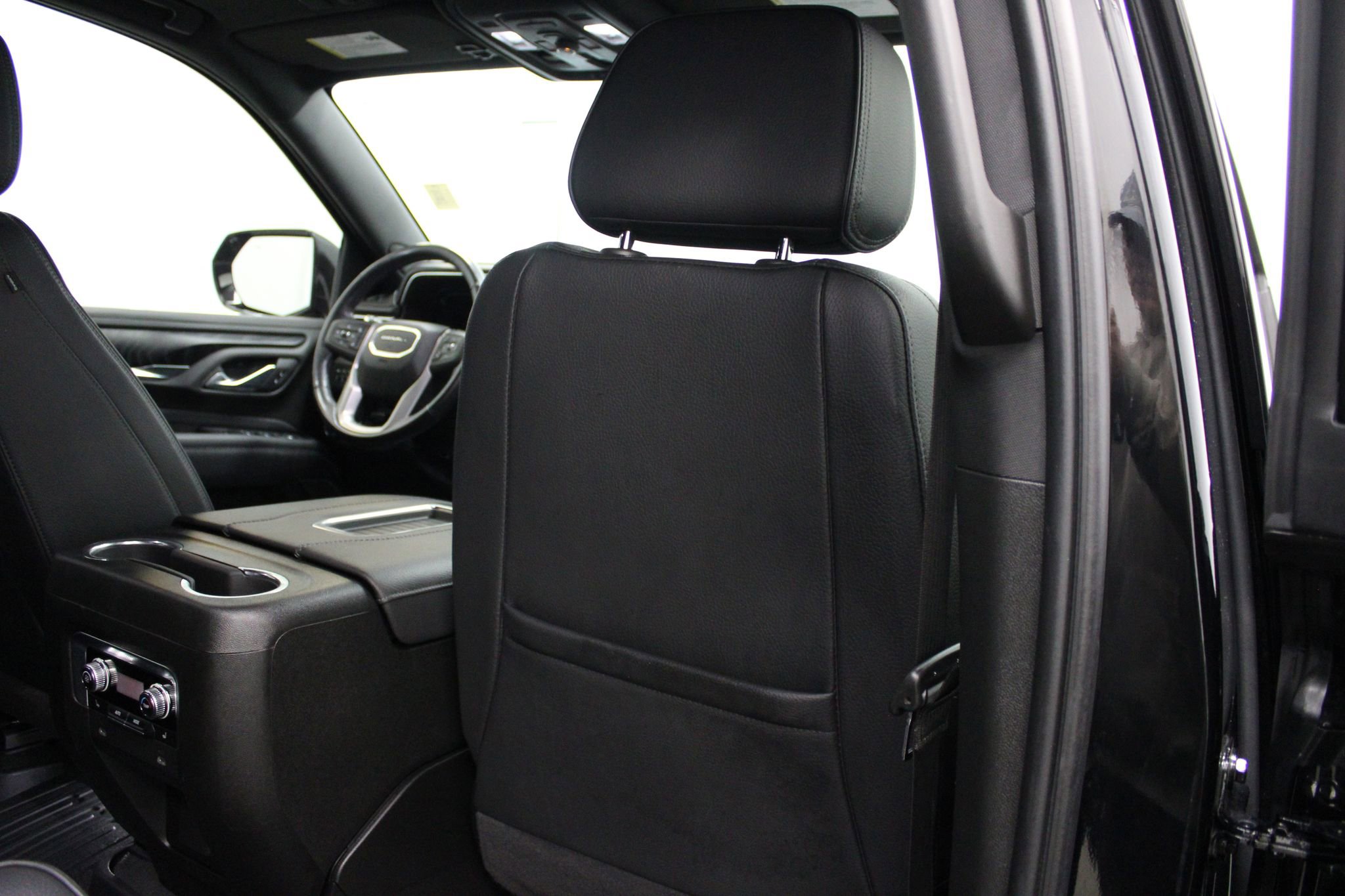 Used 2022 GMC Yukon Denali w/ Max Trailering Package image 29