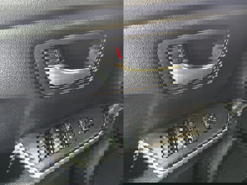 Used 2015 Toyota Camry SE image 17