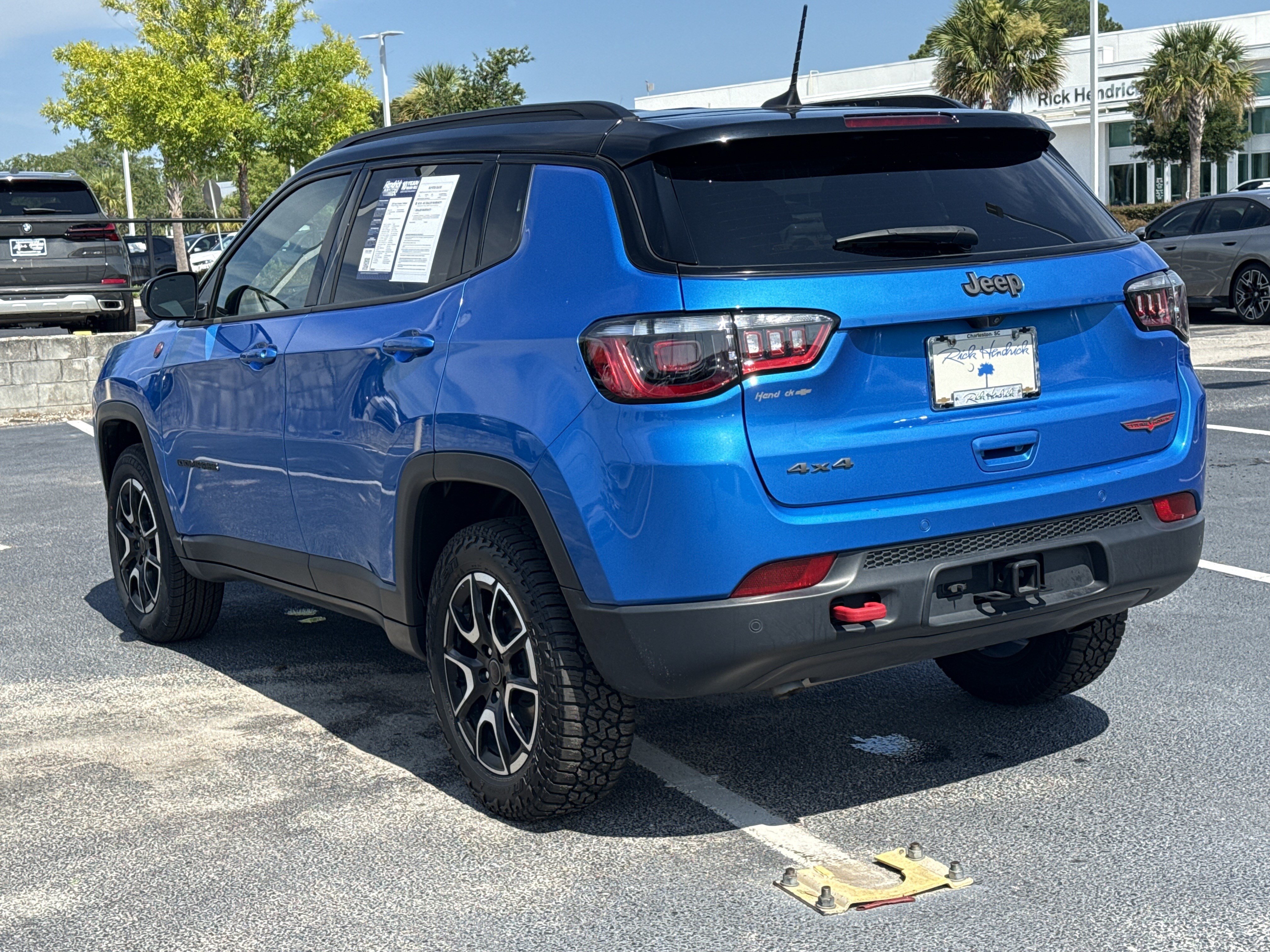 Used 2025 Jeep Compass Trailhawk w/ Trailer Tow Group AWD/4WD image 13