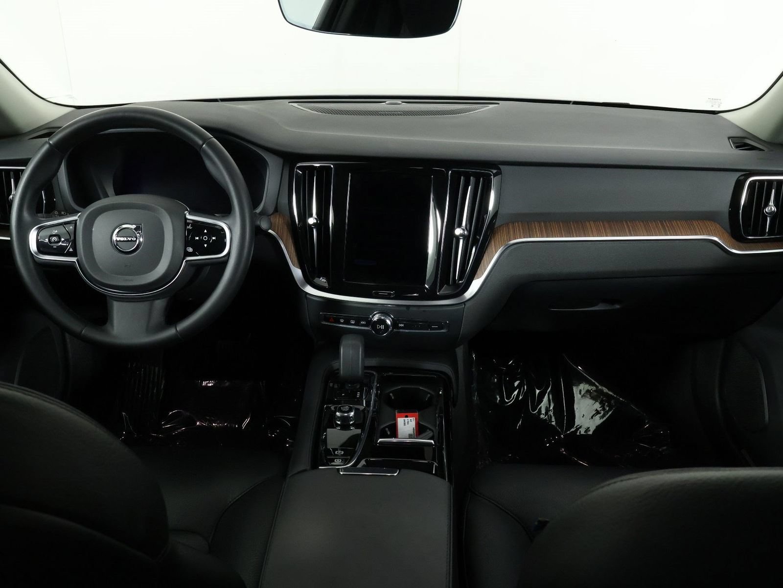 Certified 2024 Volvo S60 T8 Plus AWD/4WD image 7