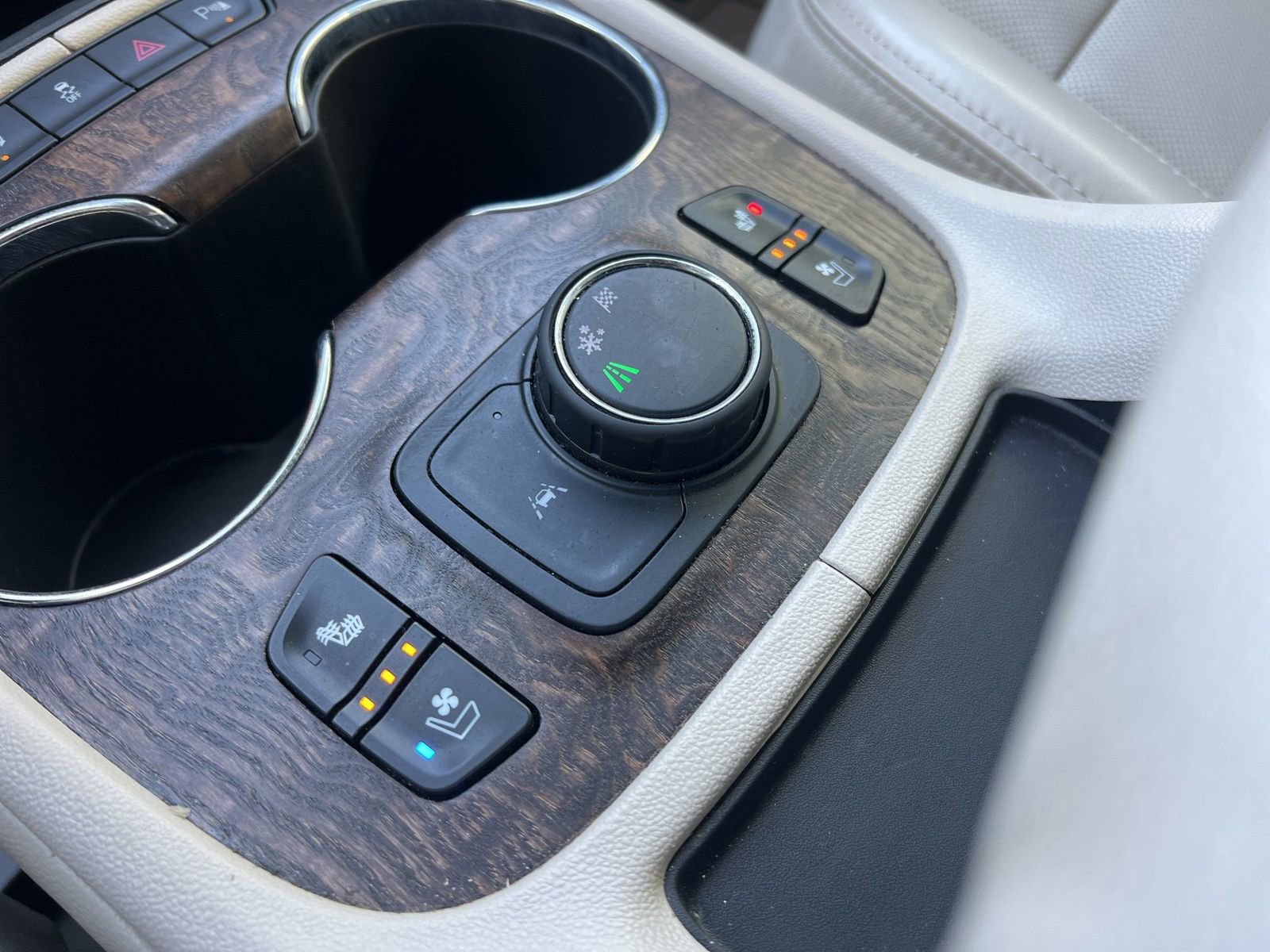 Used 2020 GMC Acadia Denali w/ Technology Package image 37