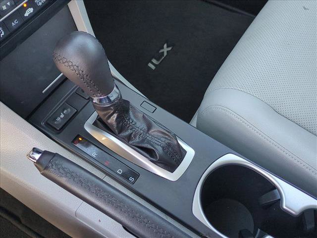 Used 2017 Acura ILX FWD image 12