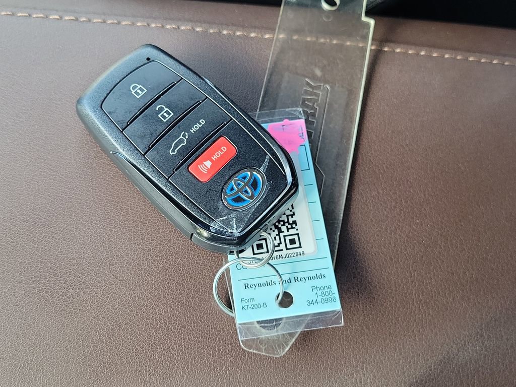 Used 2021 Toyota Venza Limited w/ Activity Package (TMS) image 36