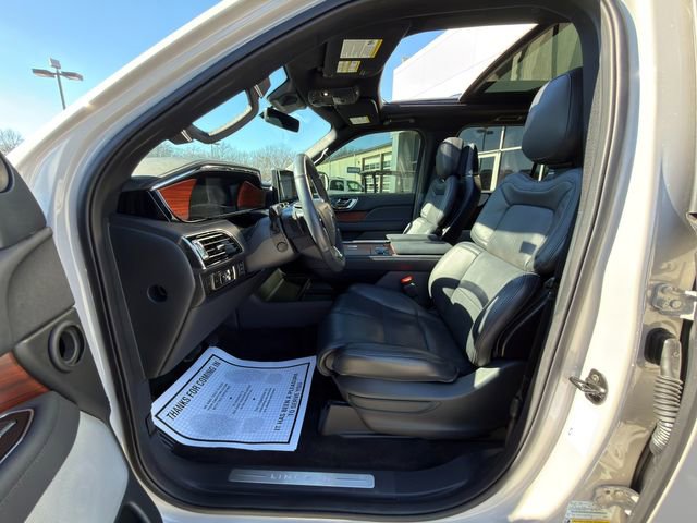 Used 2024 Lincoln Navigator Reserve AWD/4WD image 25