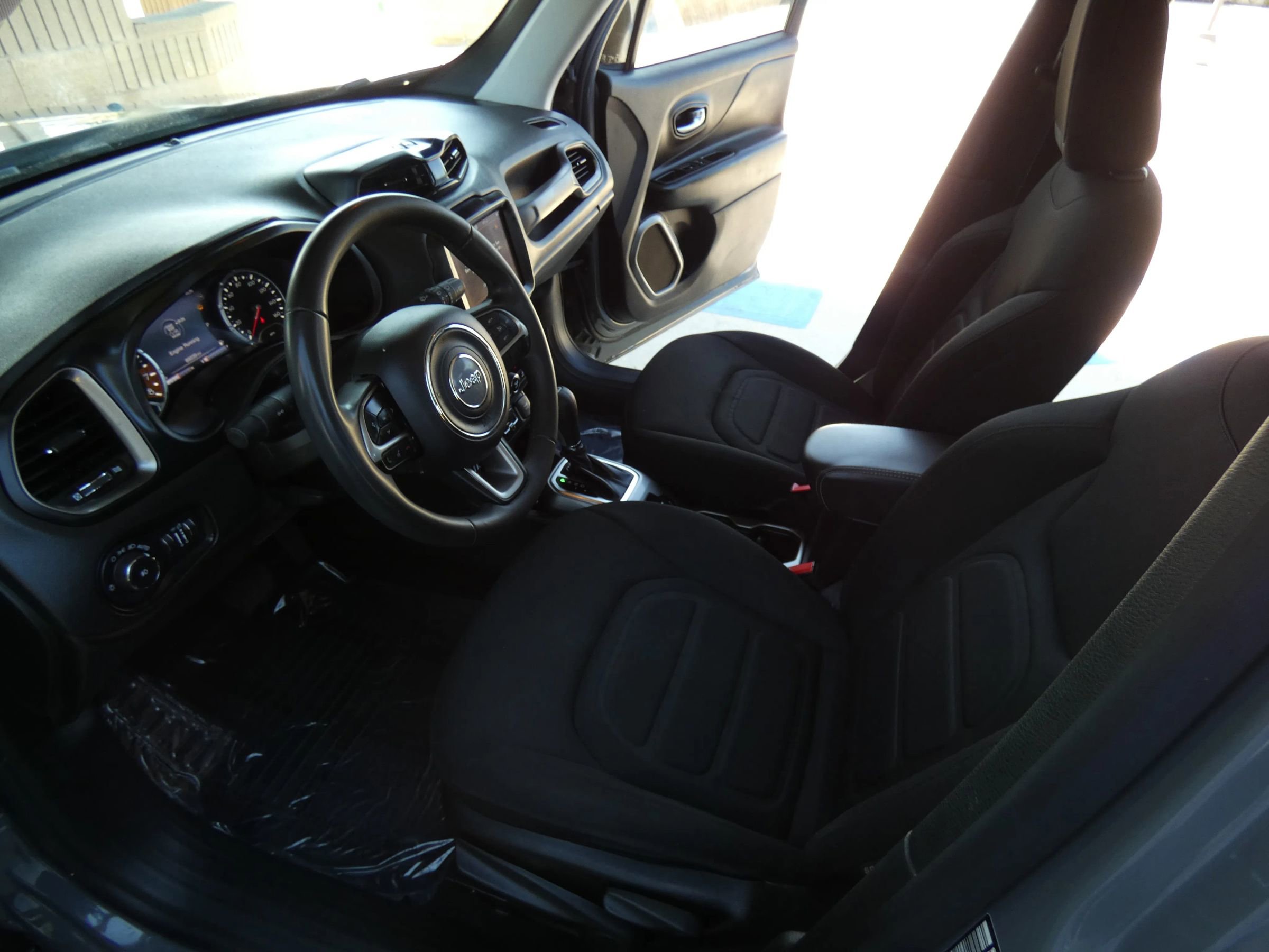 Used 2022 Jeep Renegade Latitude image 51