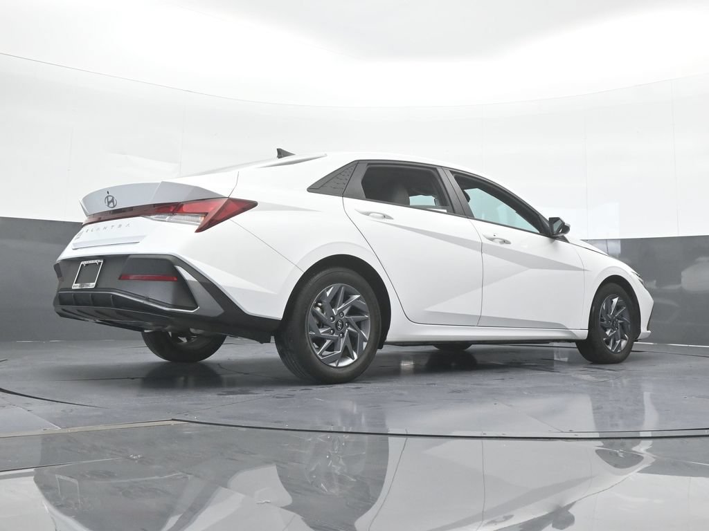 Used 2024 Hyundai Elantra SEL FWD image 60
