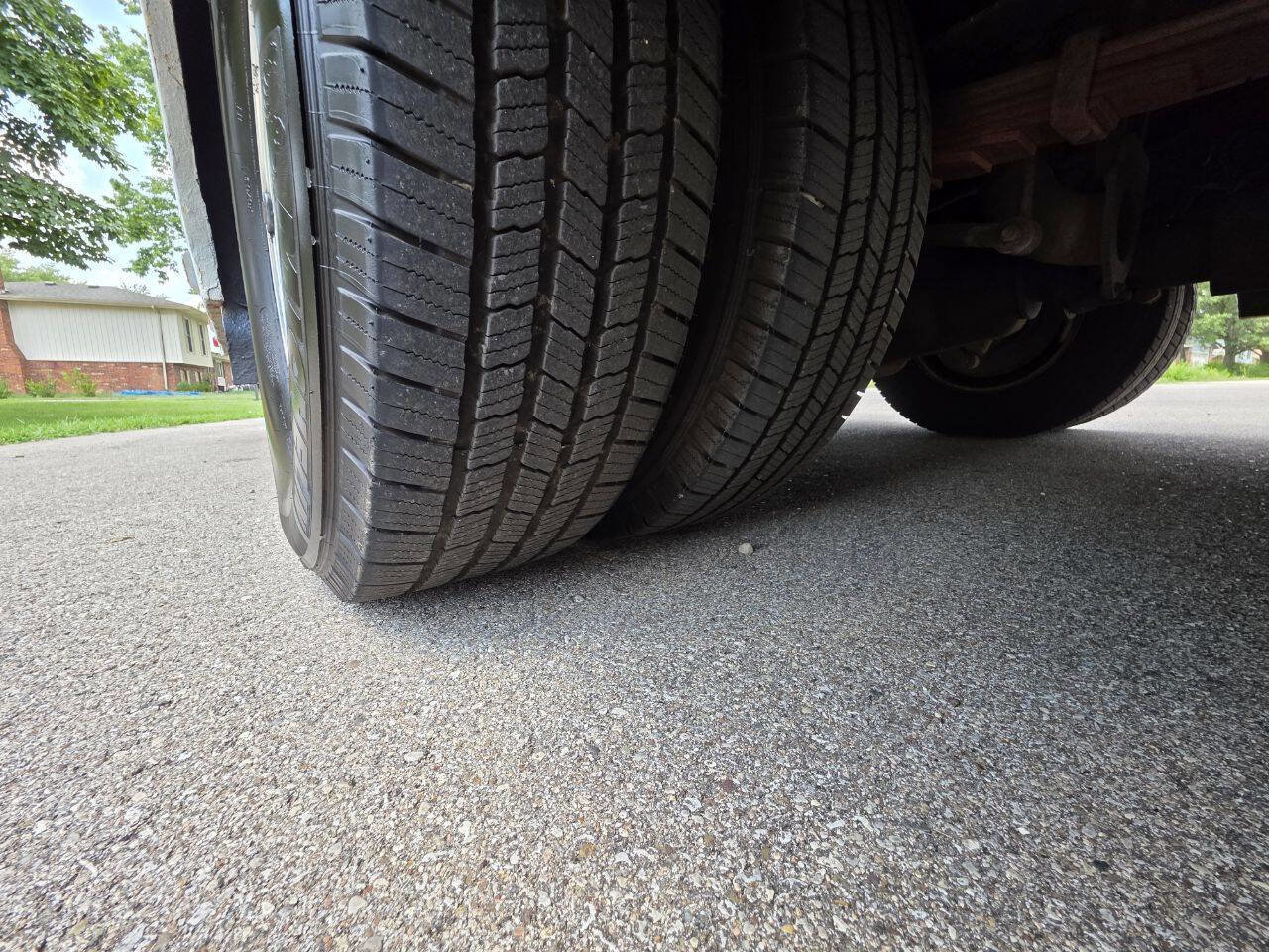 Used 2012 Ford F350 Lariat w/ Lariat Interior Pkg image 19