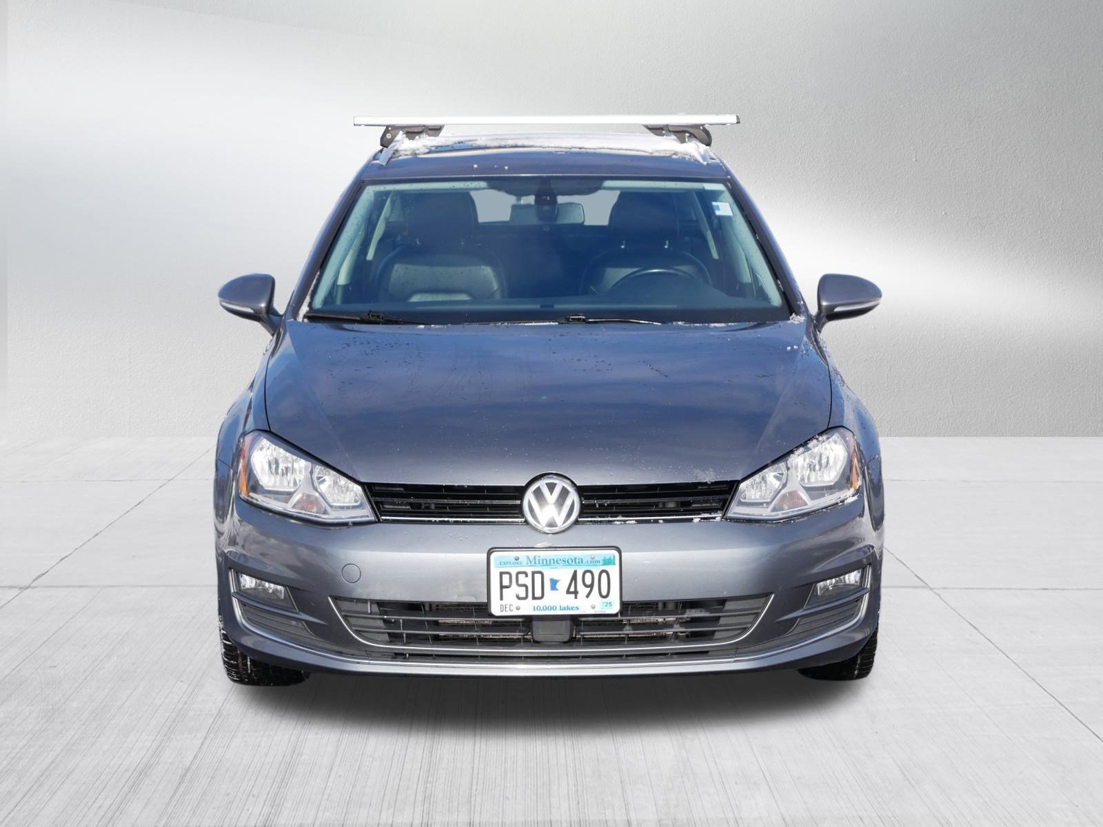 Used 2017 Volkswagen Golf SEL image 2