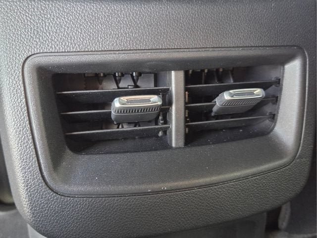 Used 2026 Chevrolet Equinox EV LT FWD image 13