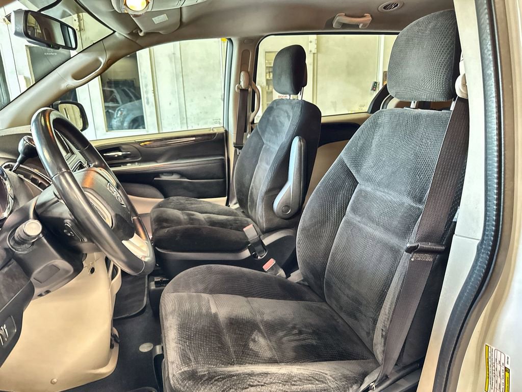 Used 2017 Dodge Grand Caravan SE w/ Power Window Group image 12