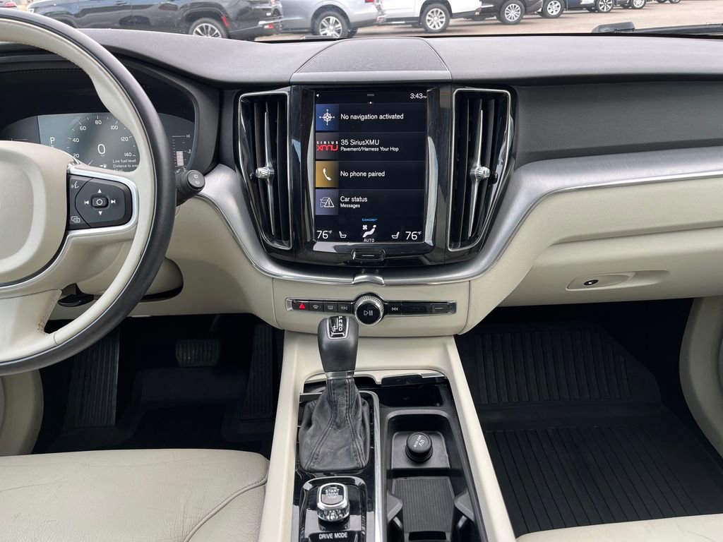 Used 2019 Volvo XC60 T5 Momentum w/ Premium Package image 25