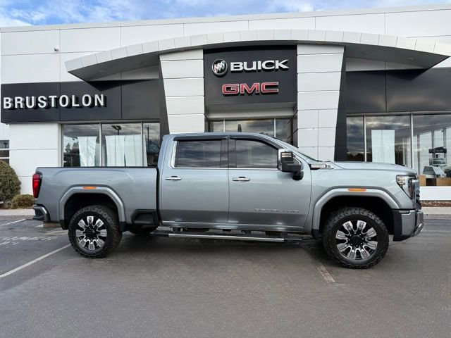 Used 2024 GMC Sierra 3500 Denali w/ Denali Reserve Package image 2