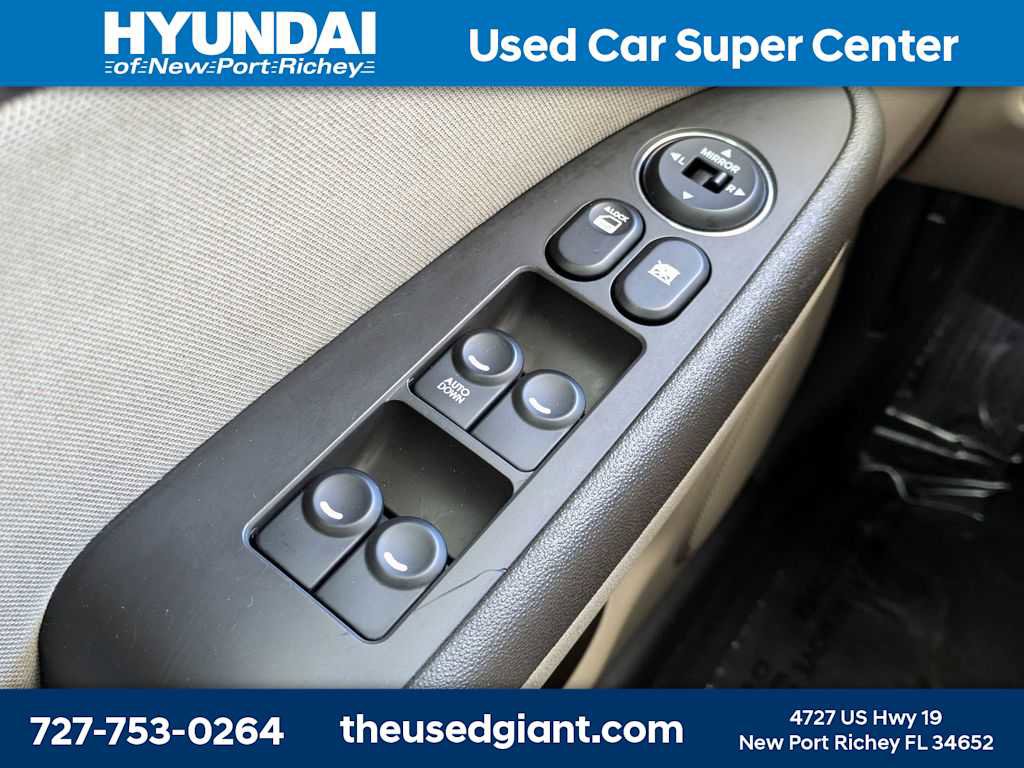 Used 2009 Hyundai Elantra w/ Premium-Sport Pkg 2 image 28