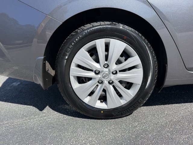 Used 2025 Nissan Sentra S FWD image 45